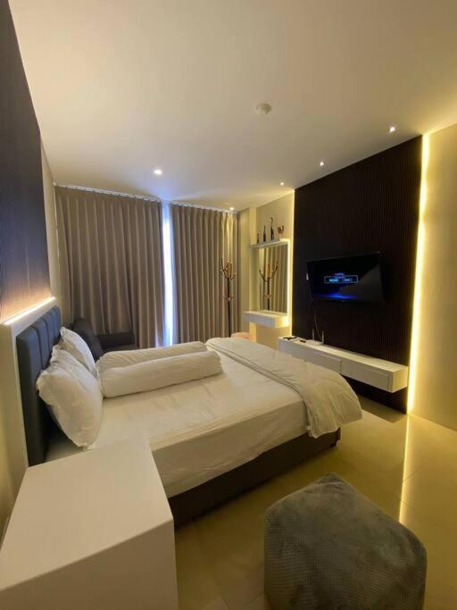 Nagoya Thamrin Apartment High Floor With View Eksteriør billede