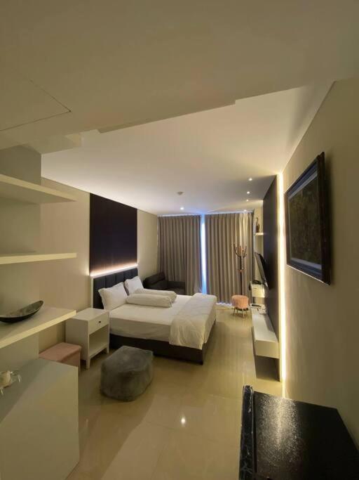 Nagoya Thamrin Apartment High Floor With View Eksteriør billede