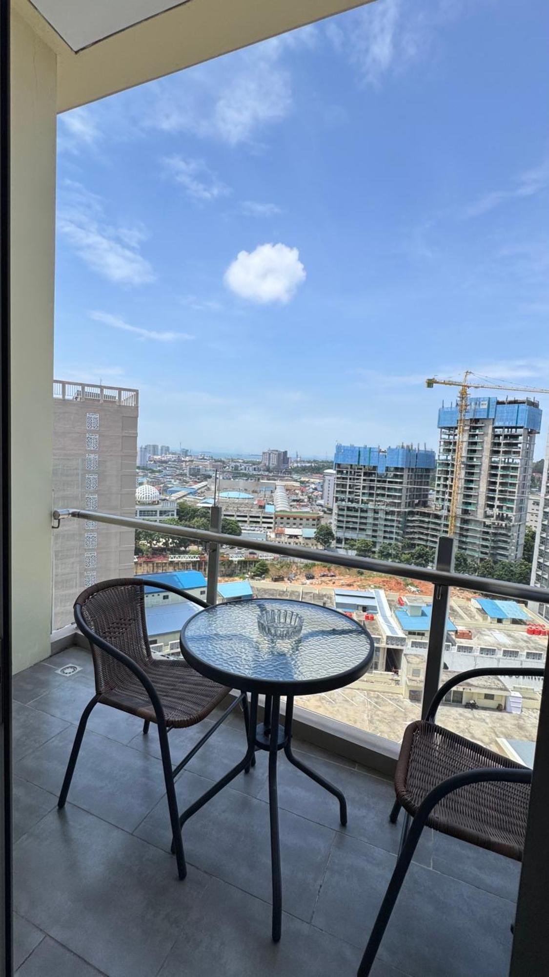 Nagoya Thamrin Apartment High Floor With View Eksteriør billede
