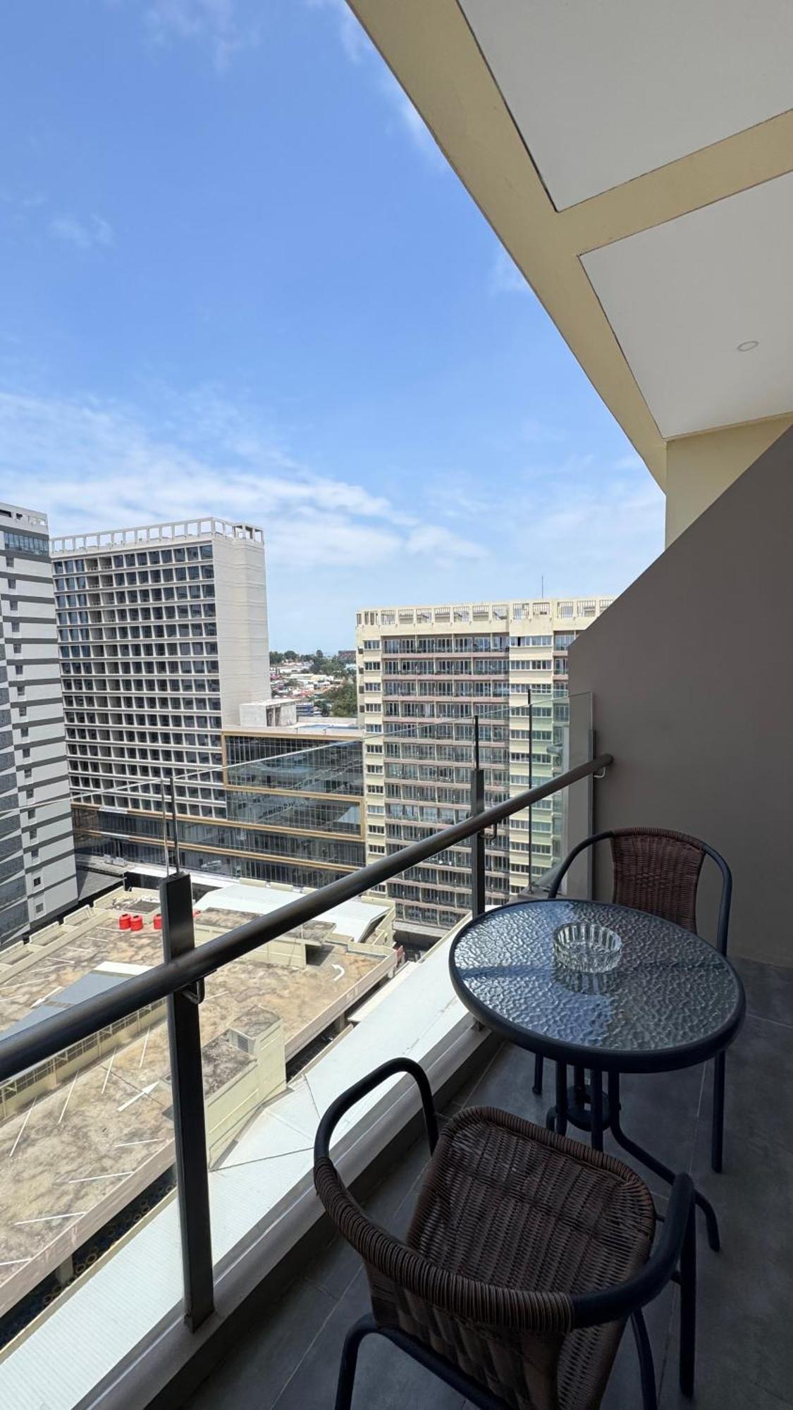 Nagoya Thamrin Apartment High Floor With View Eksteriør billede