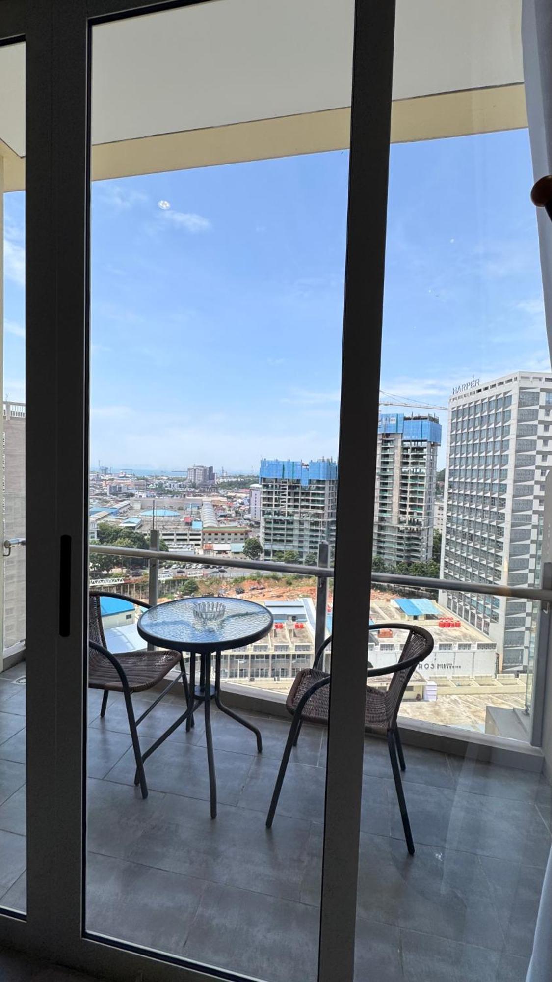 Nagoya Thamrin Apartment High Floor With View Eksteriør billede